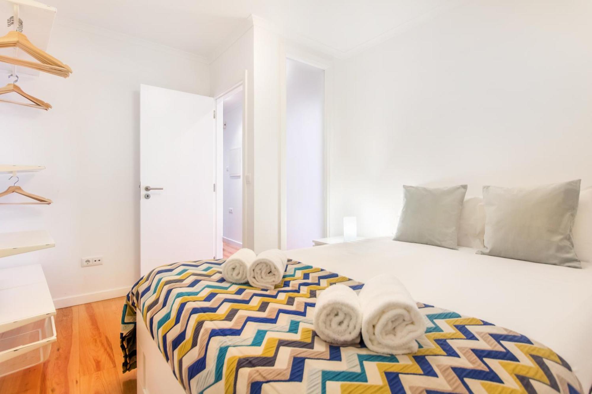 Alfama Lovely Duplex Apartment